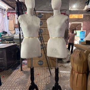 Half dummy with face  Fabric : cream velve